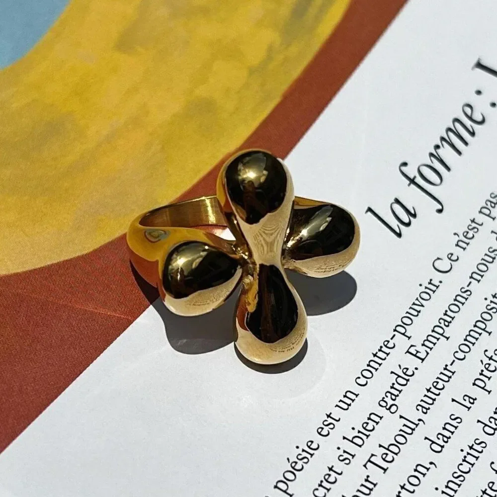 New! “Valeria” Flower Chunky Gold Ring